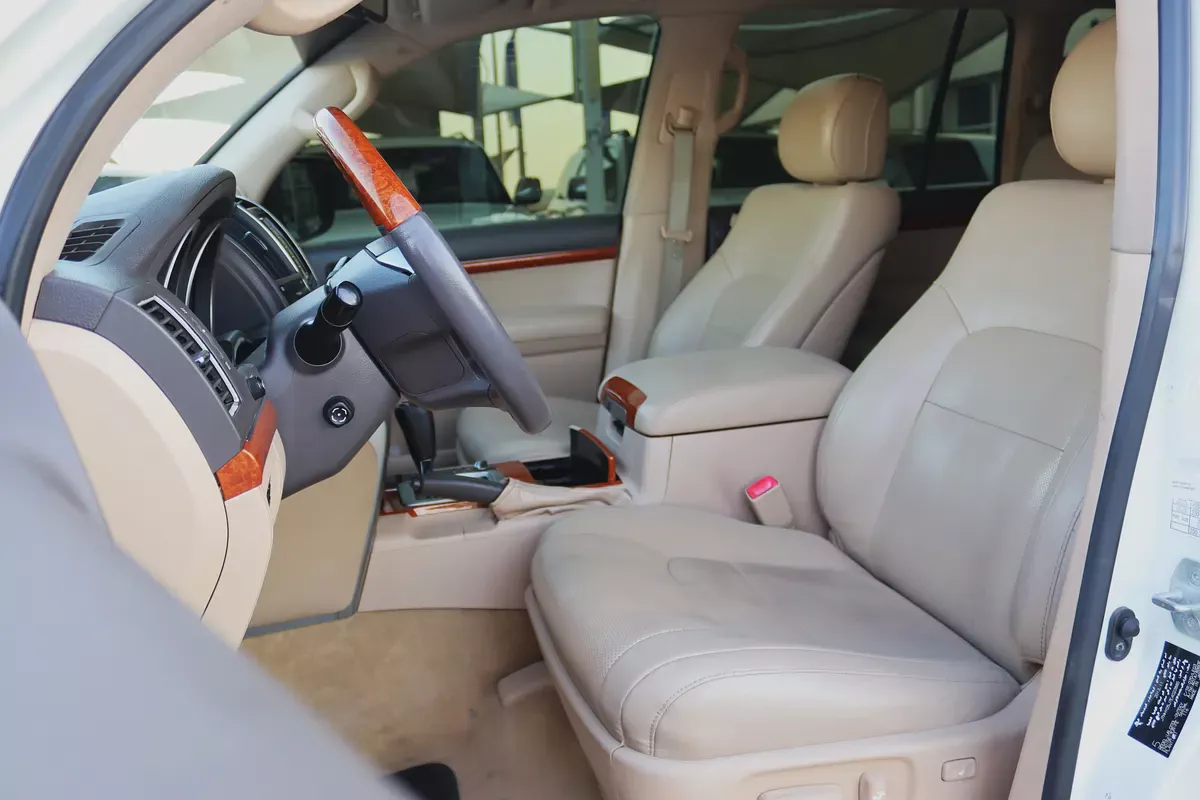Toyota Land Cruiser VXR 2014 5.7 GCC Specs-9-9