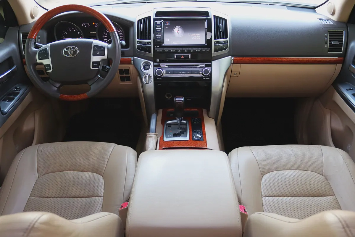 Toyota Land Cruiser VXR 2014 5.7 GCC Specs-14-14