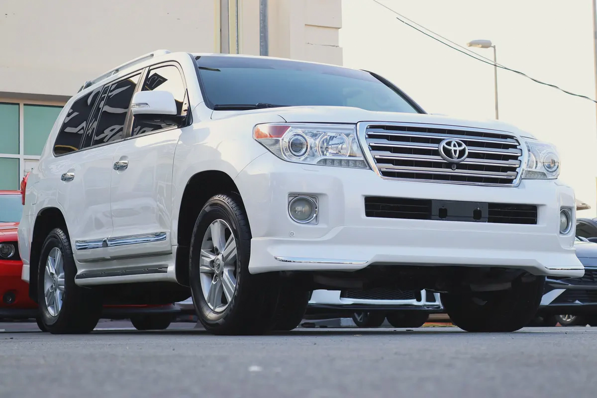 Toyota Land Cruiser VXR 2014 5.7 GCC Specs-2-2