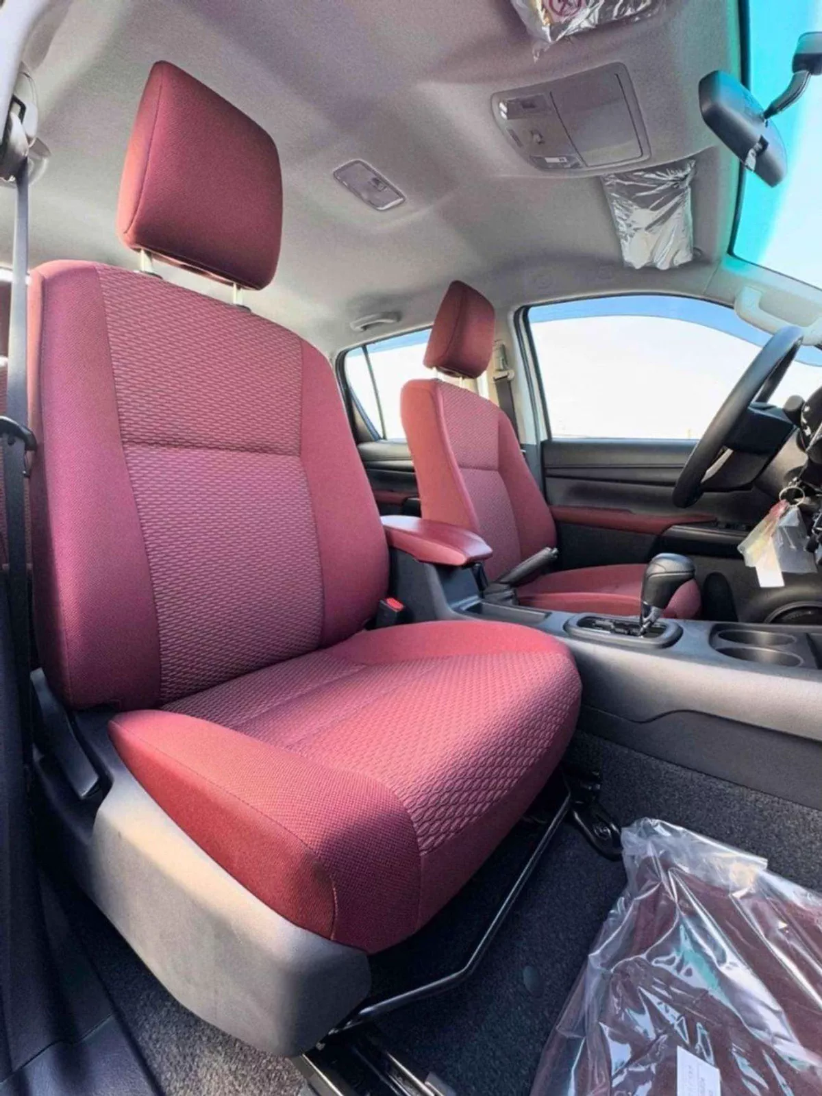 Toyota Hilux SGLX BASIC DOUBLE CABIN / 2.4L DIESEL A/T / CHROME HANDLE & REAL CHROME BUMPER (CODE # HD)-10-0
