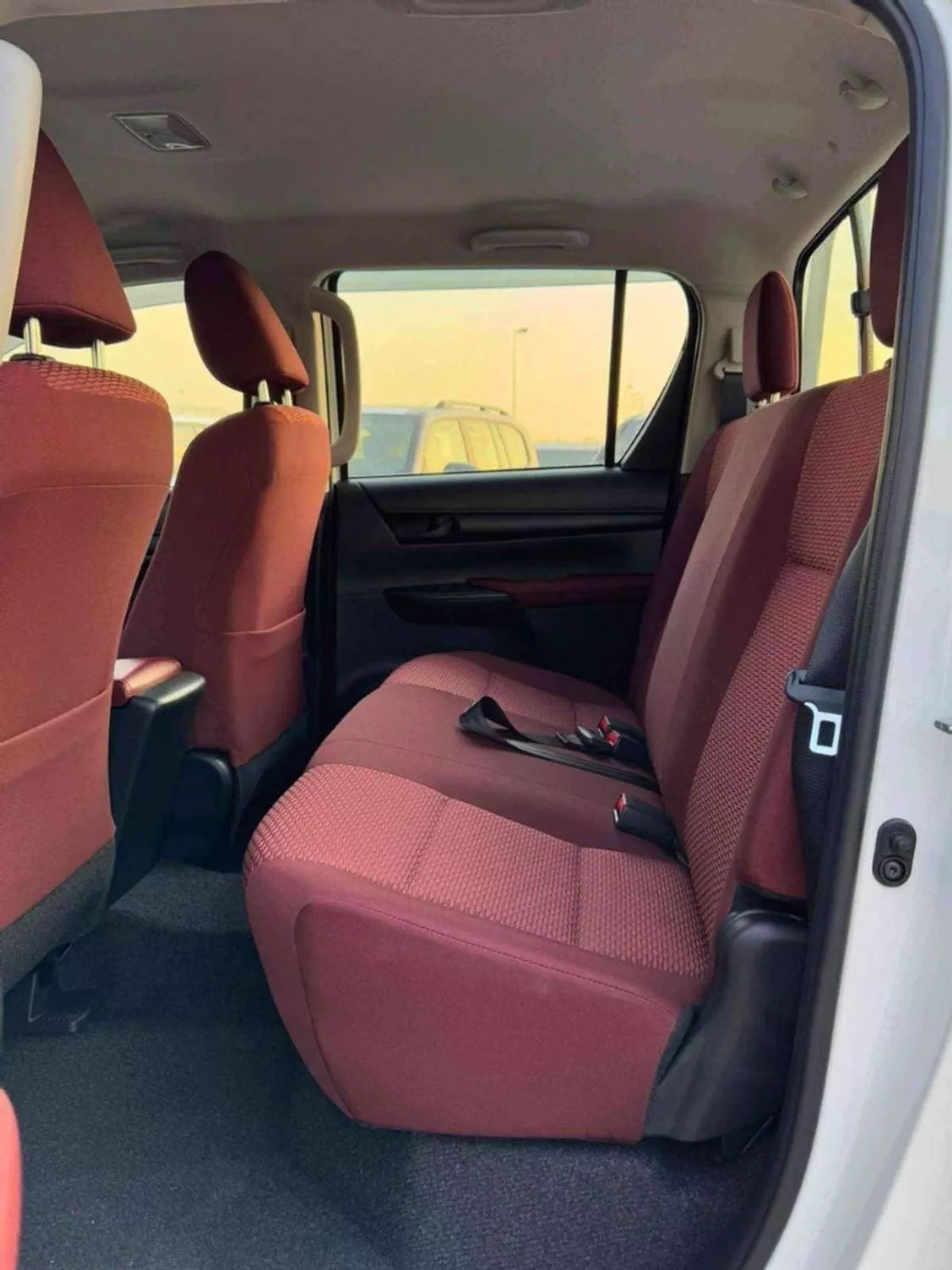 Toyota Hilux SGLX BASIC DOUBLE CABIN / 2.4L DIESEL A/T / CHROME HANDLE & REAL CHROME BUMPER (CODE # HD)-8-0