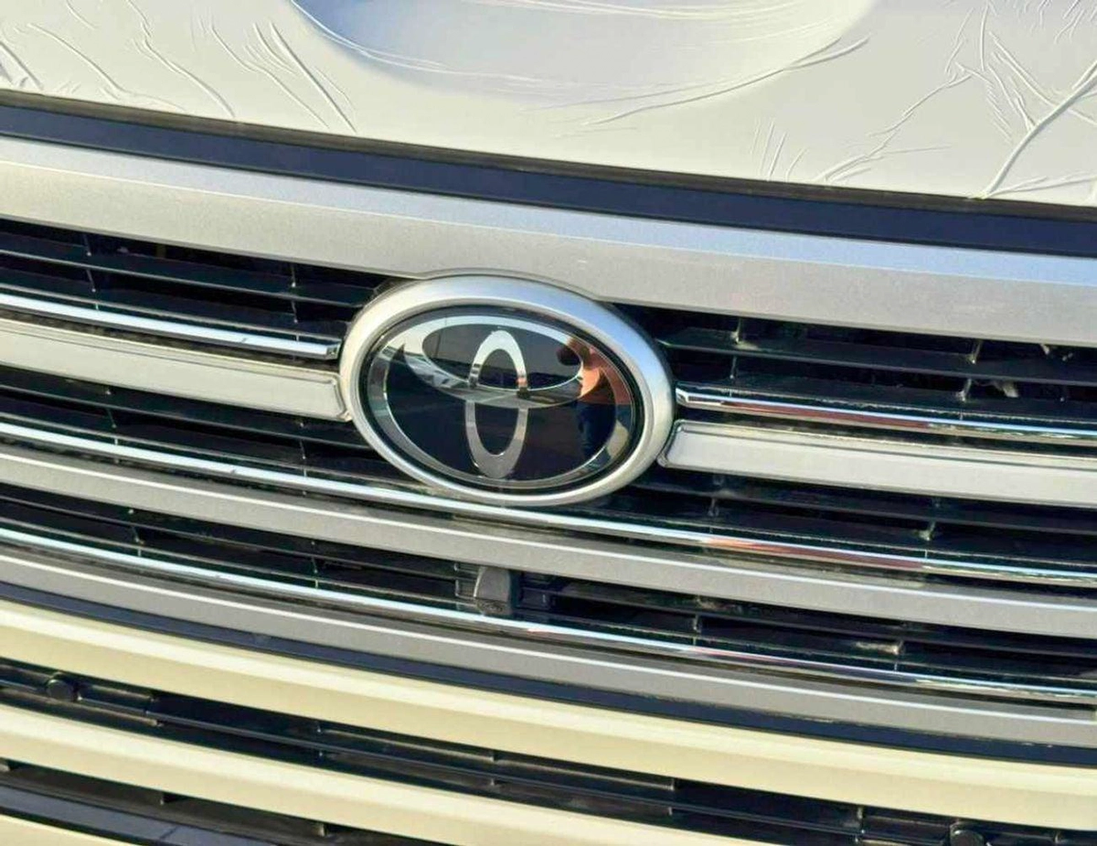 Toyota Land Cruiser GXR 4.0L PETROL V6 | RADAR | 360*CAMERA, HDS UP DSPLY | SOFT CLOSE DOOR (CODE#GXR4OM)-7-0