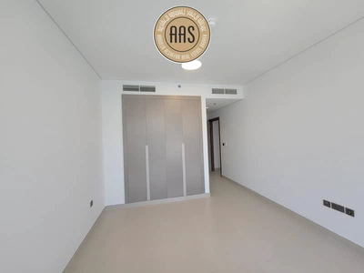 First tenant/ brand new 2bhk apartment with balcony & fitted cabinet in 105k AED-5