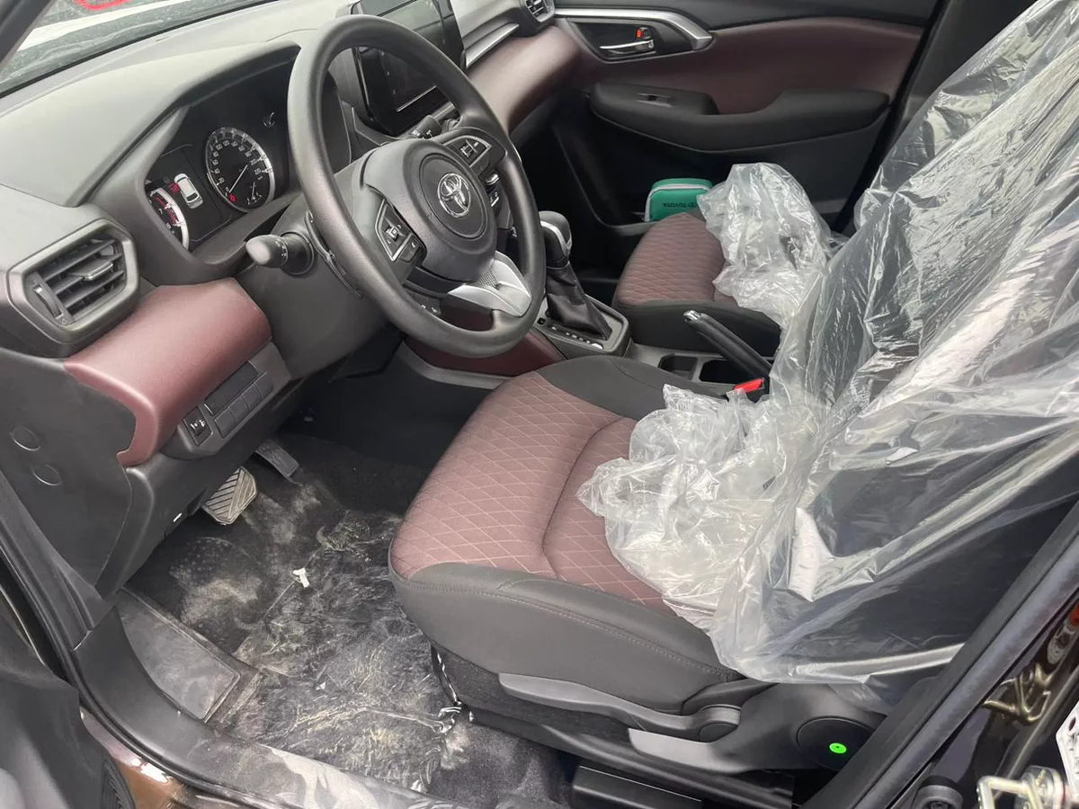 New 2024 Toyota Urban crusir – Black-15-15