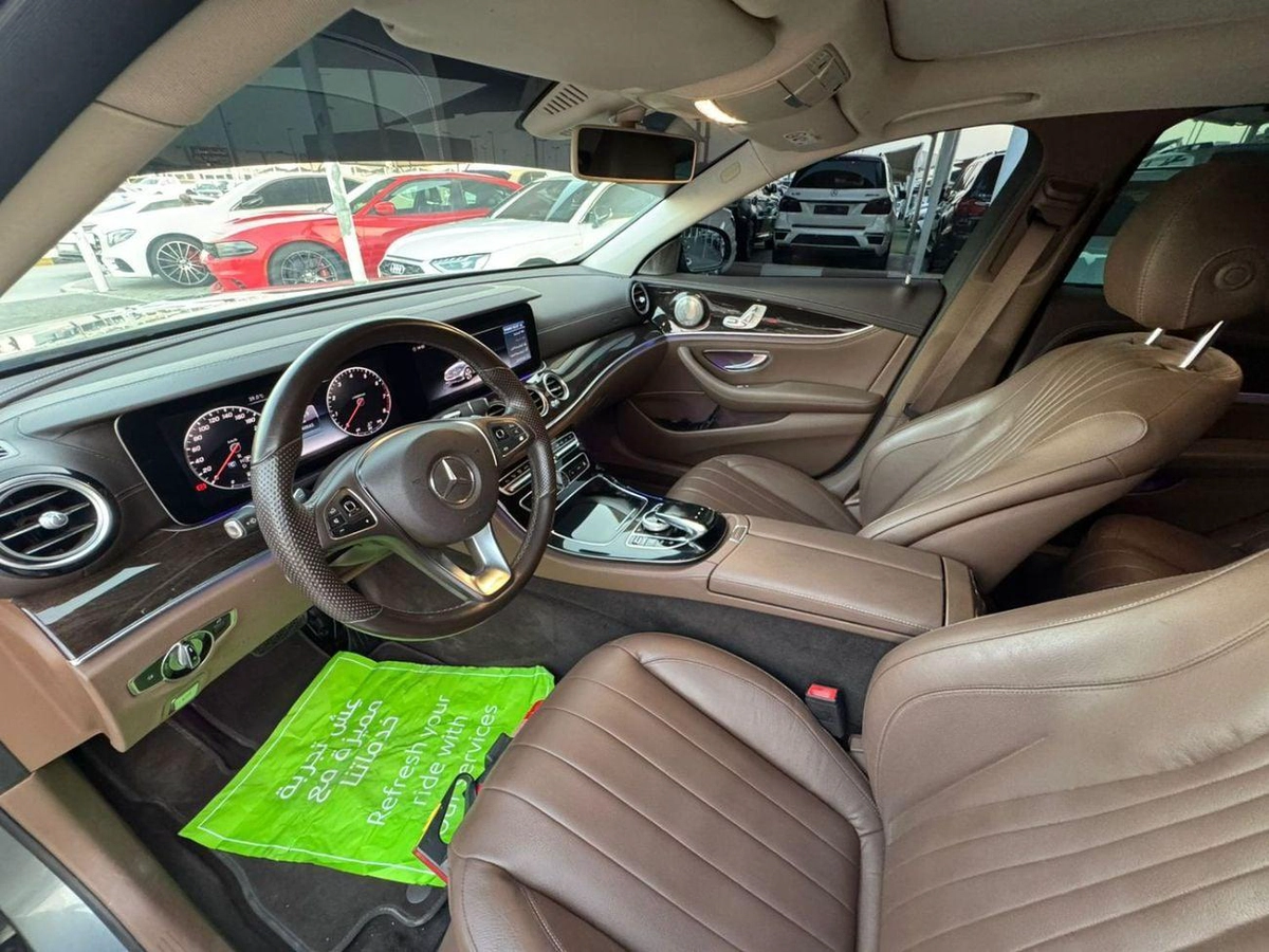 Mercedes Benz E200 STD-6-0