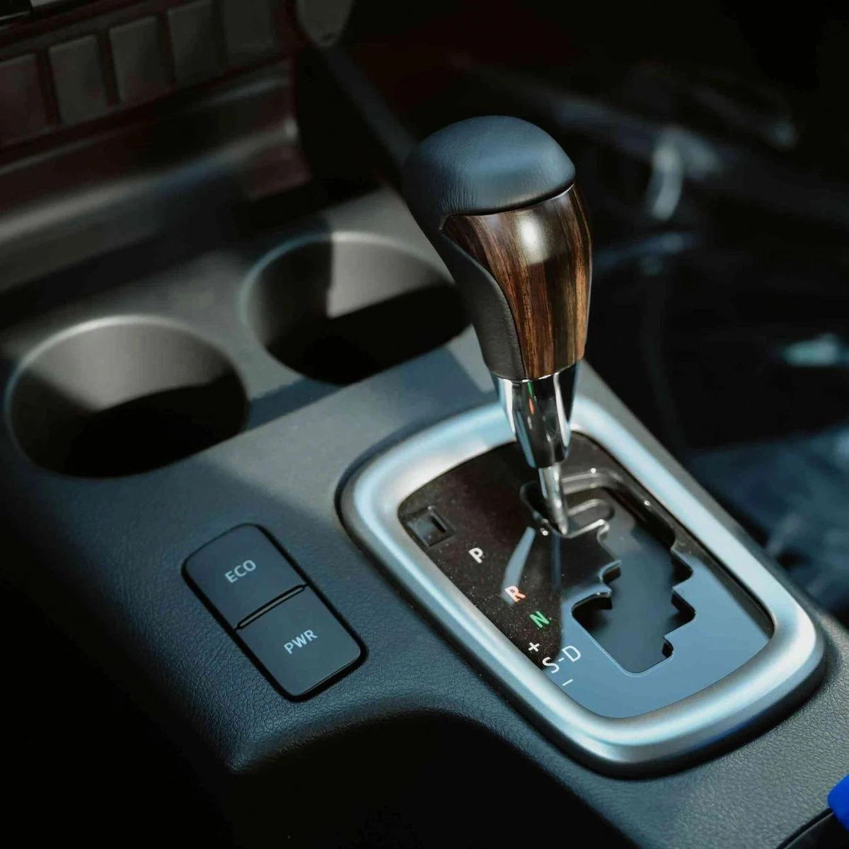 Toyota Hilux GLX AT 2.7L-11-11