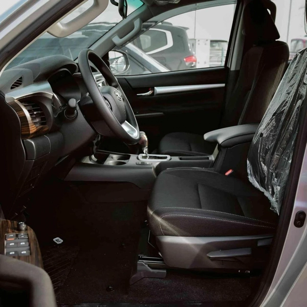 Toyota Hilux GLX AT 2.7L