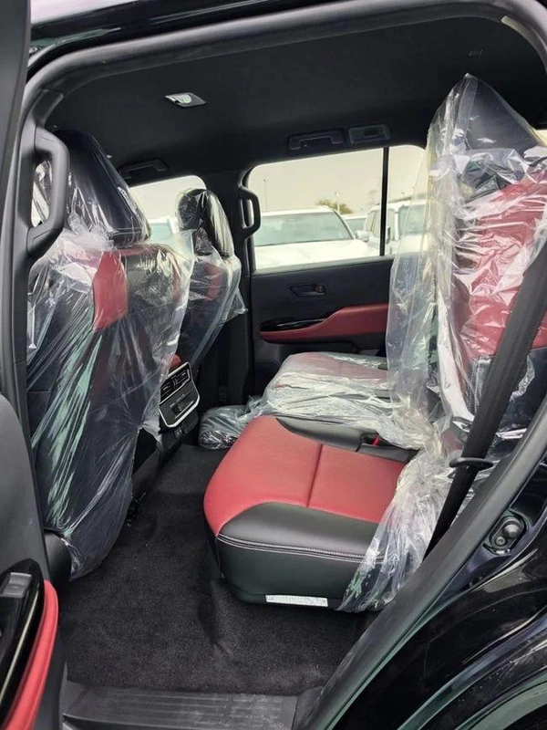 Toyota Land Cruiser BLACK EDITION