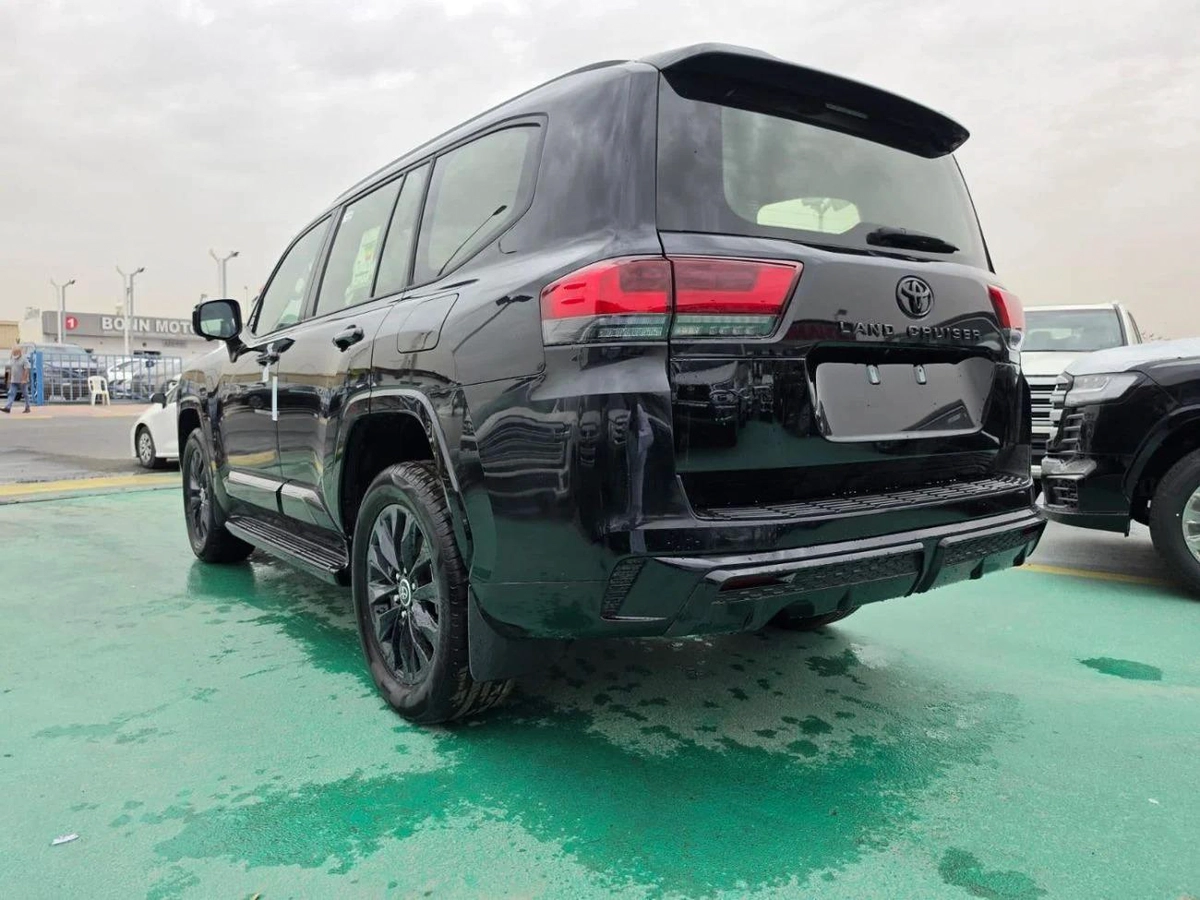 Toyota Land Cruiser BLACK EDITION-8-8