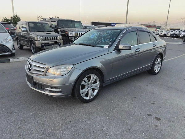 SUPER CLEAN C300 ONLY 49000 KM FRESH JAPAN IMPORTED