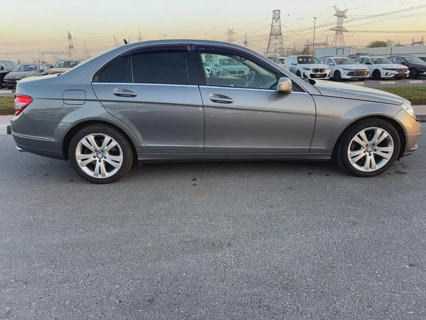 SUPER CLEAN C300 ONLY 49000 KM FRESH JAPAN IMPORTED