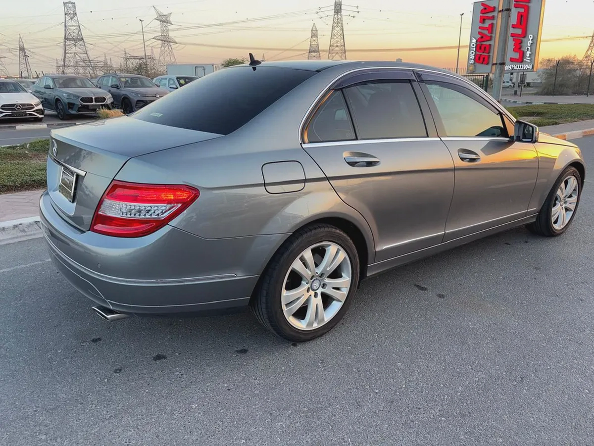 SUPER CLEAN C300 ONLY 49000 KM FRESH JAPAN IMPORTED-4-4