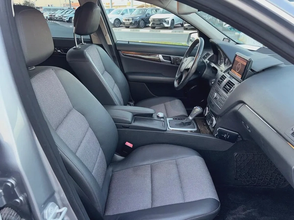 SUPER CLEAN C300 ONLY 49000 KM FRESH JAPAN IMPORTED