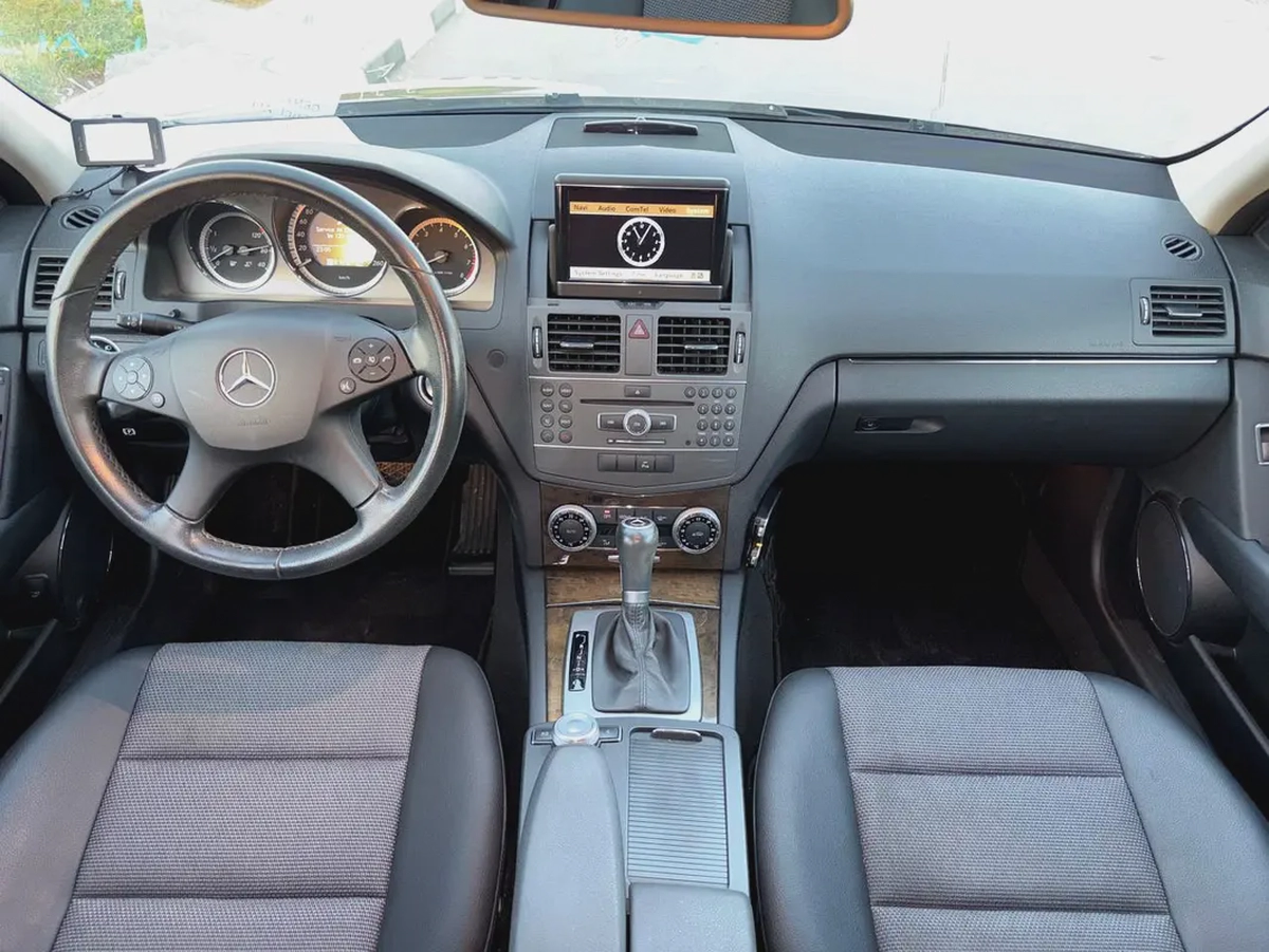 SUPER CLEAN C300 ONLY 49000 KM FRESH JAPAN IMPORTED-9-9