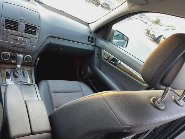 SUPER CLEAN C300 ONLY 49000 KM FRESH JAPAN IMPORTED