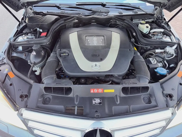SUPER CLEAN C300 ONLY 49000 KM FRESH JAPAN IMPORTED