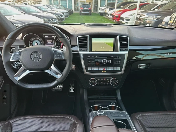 (2016) MERCEDES// GL63//GCC//LOW MILLAGE// ORIGINAL PAINT//EXCELLENT CONDITION//
