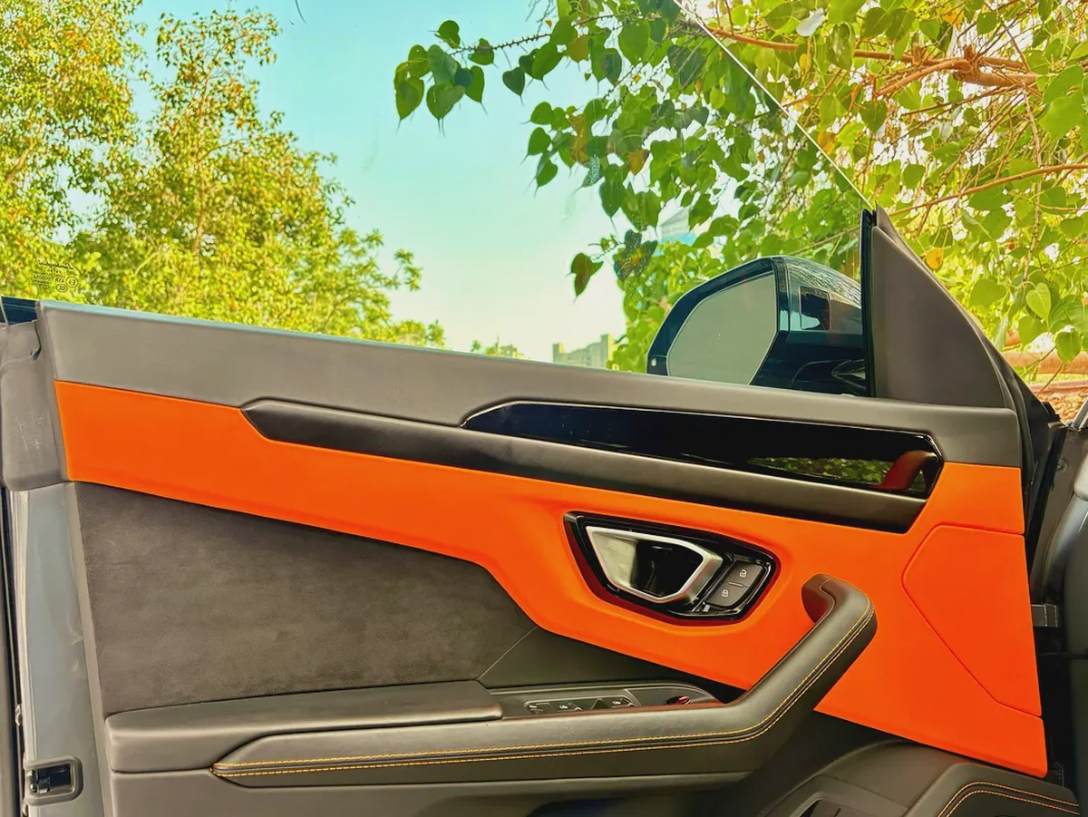 Under Lamborghini Warranty | Unleash the Beast within — Your Lamborghini Urus S Awaits.-7-7