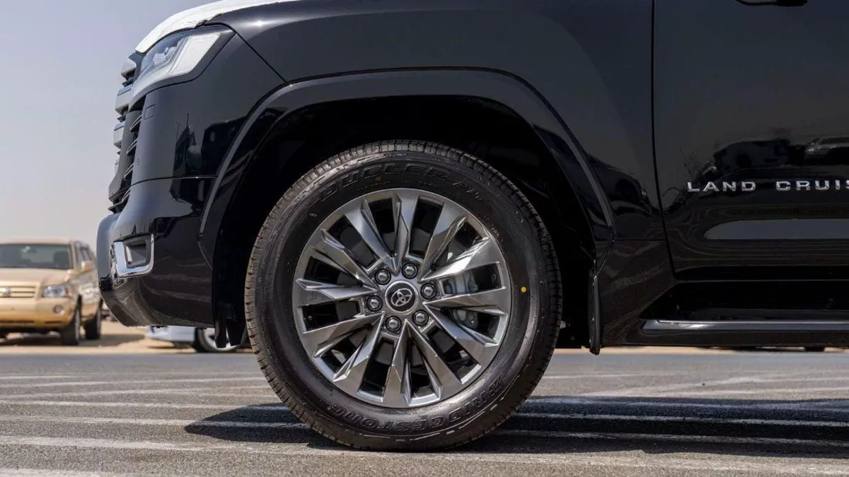 Toyota Land Cruiser VX LC VX 3.3D\(LHD) TOYOTA LAND CRUISER LC300 VX 3.3D AT MY2025 – BLACK-13-0