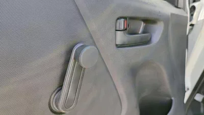 Toyota Hiace DLS - STD ROOF TOYOTA HIACE 2.5L TURBO DIESEL 15 SEATER H.ROOF MT 2025-18