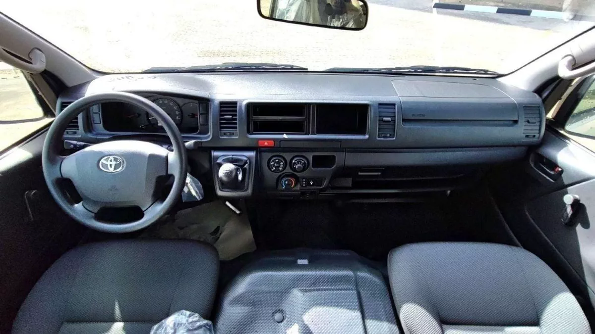 Toyota Hiace DLS - STD ROOF TOYOTA HIACE 2.5L TURBO DIESEL 15 SEATER H.ROOF MT 2025-13-0