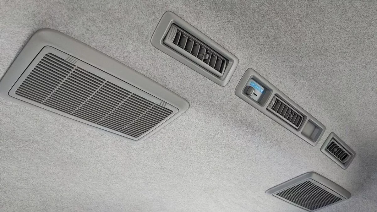 Toyota Hiace DLS - STD ROOF TOYOTA HIACE 2.5L TURBO DIESEL 15 SEATER H.ROOF MT 2025-16-0