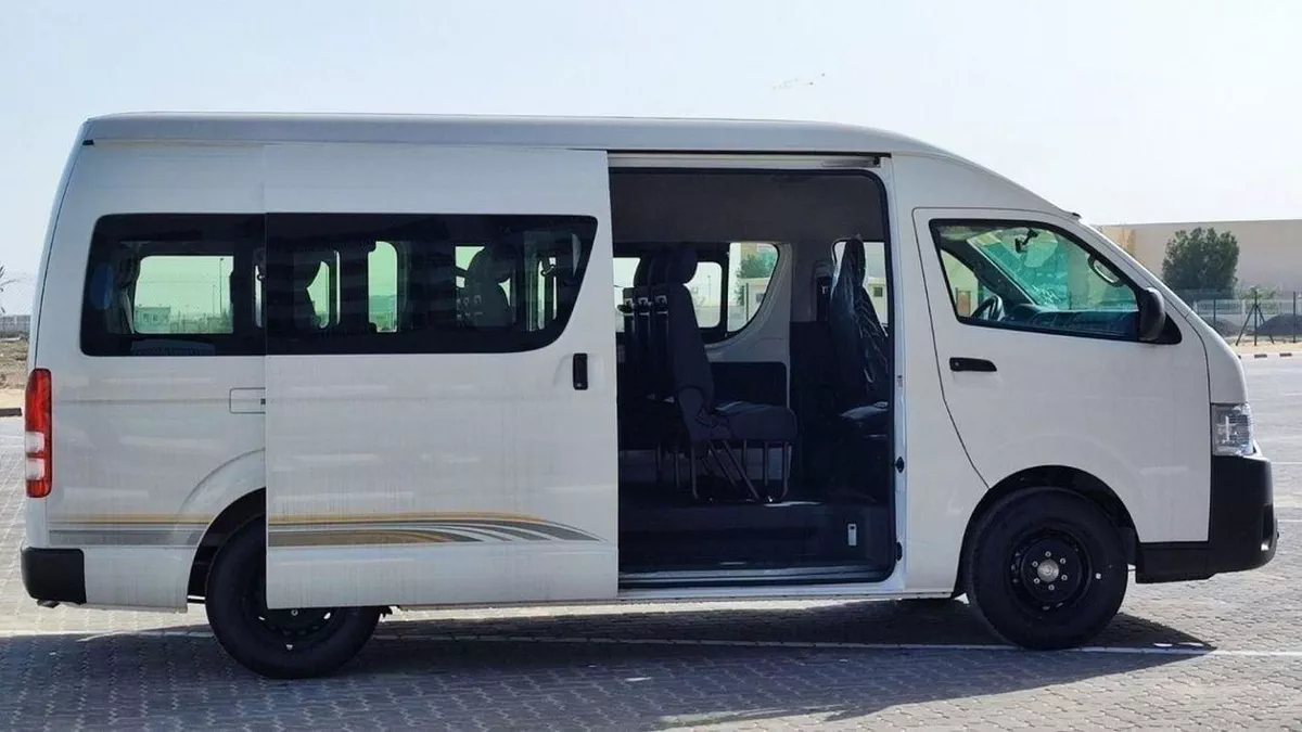 Toyota Hiace DLS - STD ROOF TOYOTA HIACE 2.5L TURBO DIESEL 15 SEATER H.ROOF MT 2025-2-0