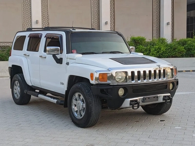 Hummer H3 2006 GCC Premium Condition With Leather seats  Navigation Low Km Perfect Family Suv-0