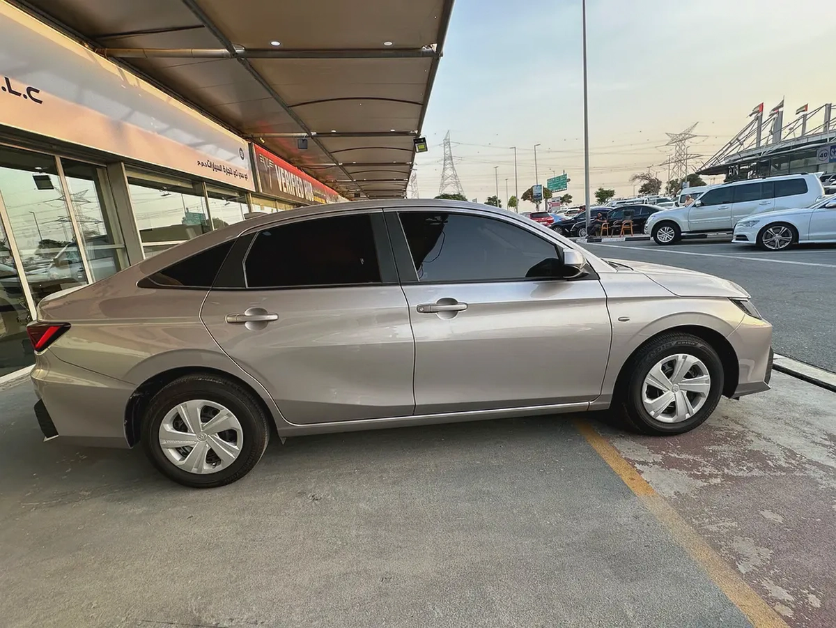 1050/- aed EMI 2026 Toyota Yaris SE+ GCC Specs Original paint 100%-5-5