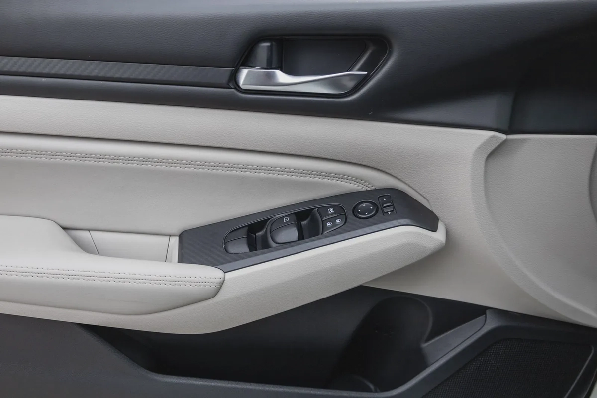 Nissan Altima 2020-19-19