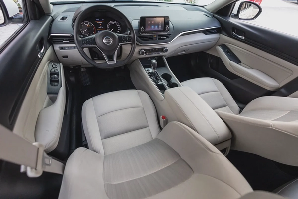 Nissan Altima 2020