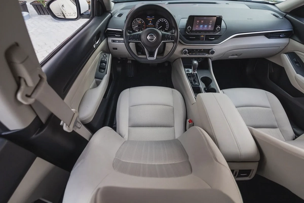 Nissan Altima 2020
