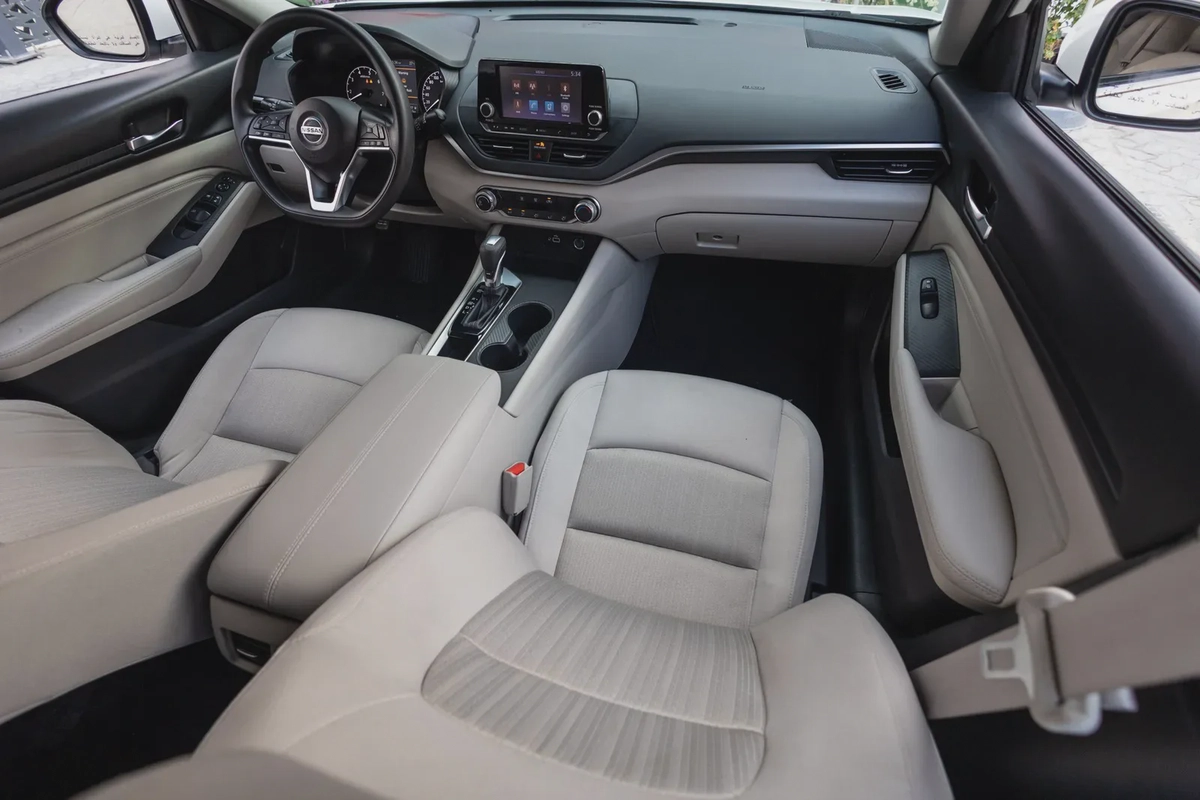 Nissan Altima 2020-5-5