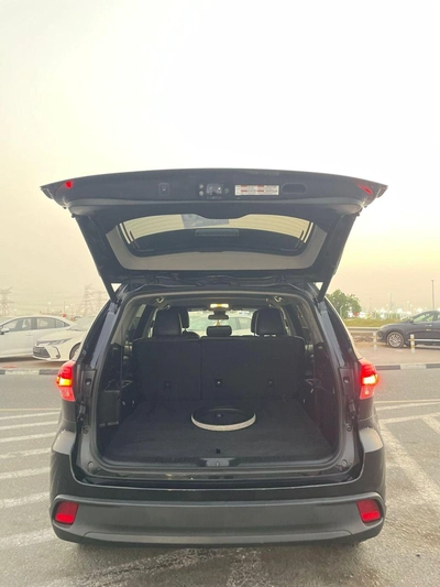 Toyota Highlander LE (NON GCC) 2017 Toyota Highlander LE+ MidOption - 3.5L V6 - 4x4 AWD - Full 7 Seater - Trunk Auto-5