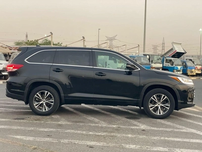 Toyota Highlander LE (NON GCC) 2017 Toyota Highlander LE+ MidOption - 3.5L V6 - 4x4 AWD - Full 7 Seater - Trunk Auto-7