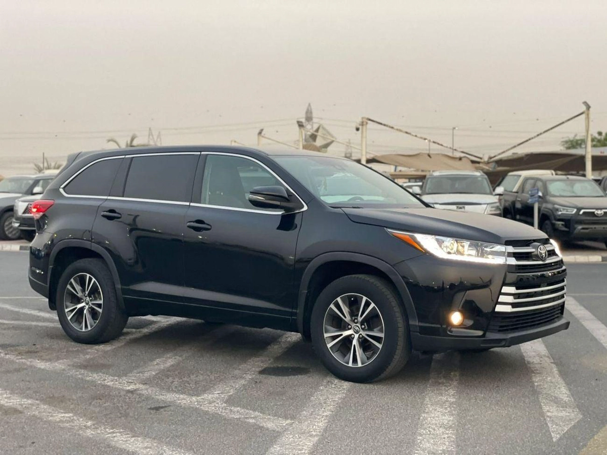 Toyota Highlander LE (NON GCC) 2017 Toyota Highlander LE+ MidOption - 3.5L V6 - 4x4 AWD - Full 7 Seater - Trunk Auto