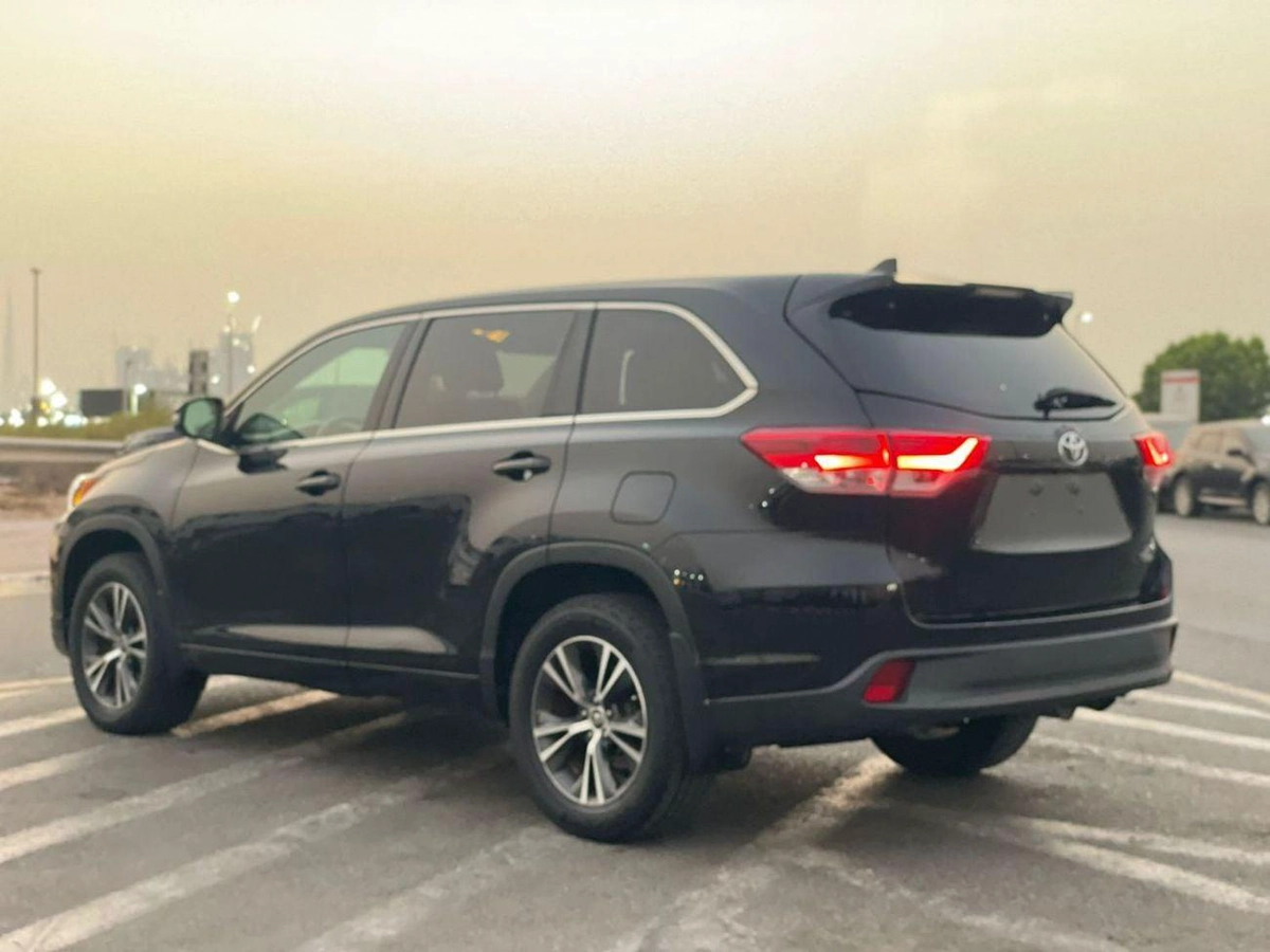 Toyota Highlander LE (NON GCC) 2017 Toyota Highlander LE+ MidOption - 3.5L V6 - 4x4 AWD - Full 7 Seater - Trunk Auto-3-0