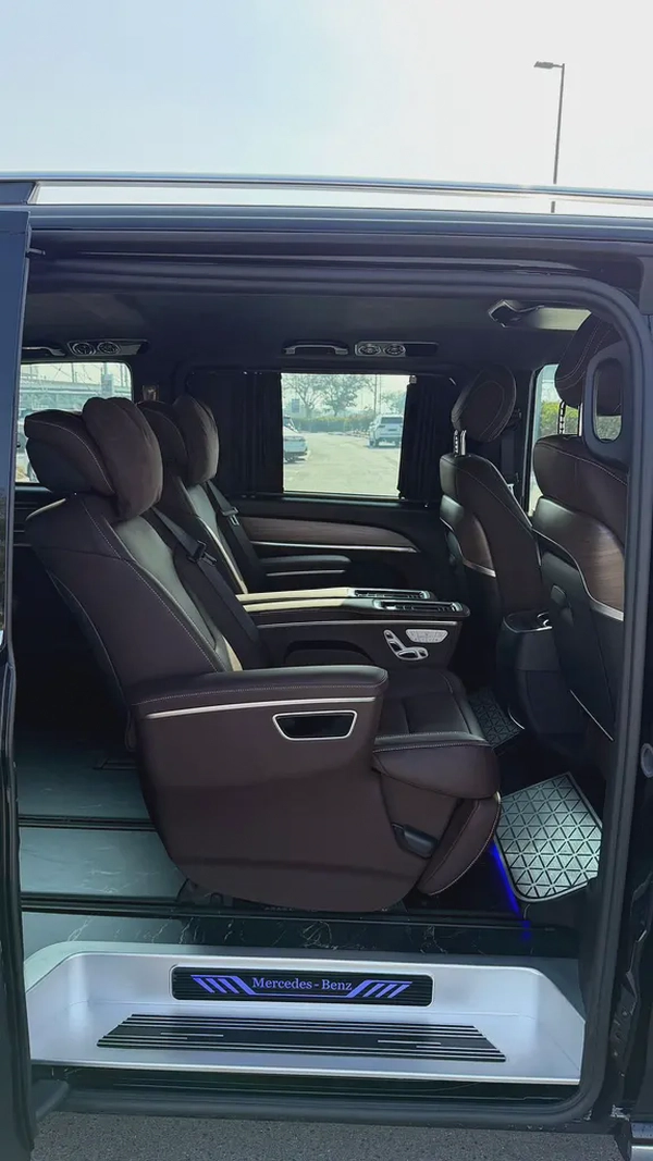 MERCEDES BENZ VITO, FULL OPTION, AMIZING SPECS, BEST DEAL , MUST SEE TO BELIEVE.