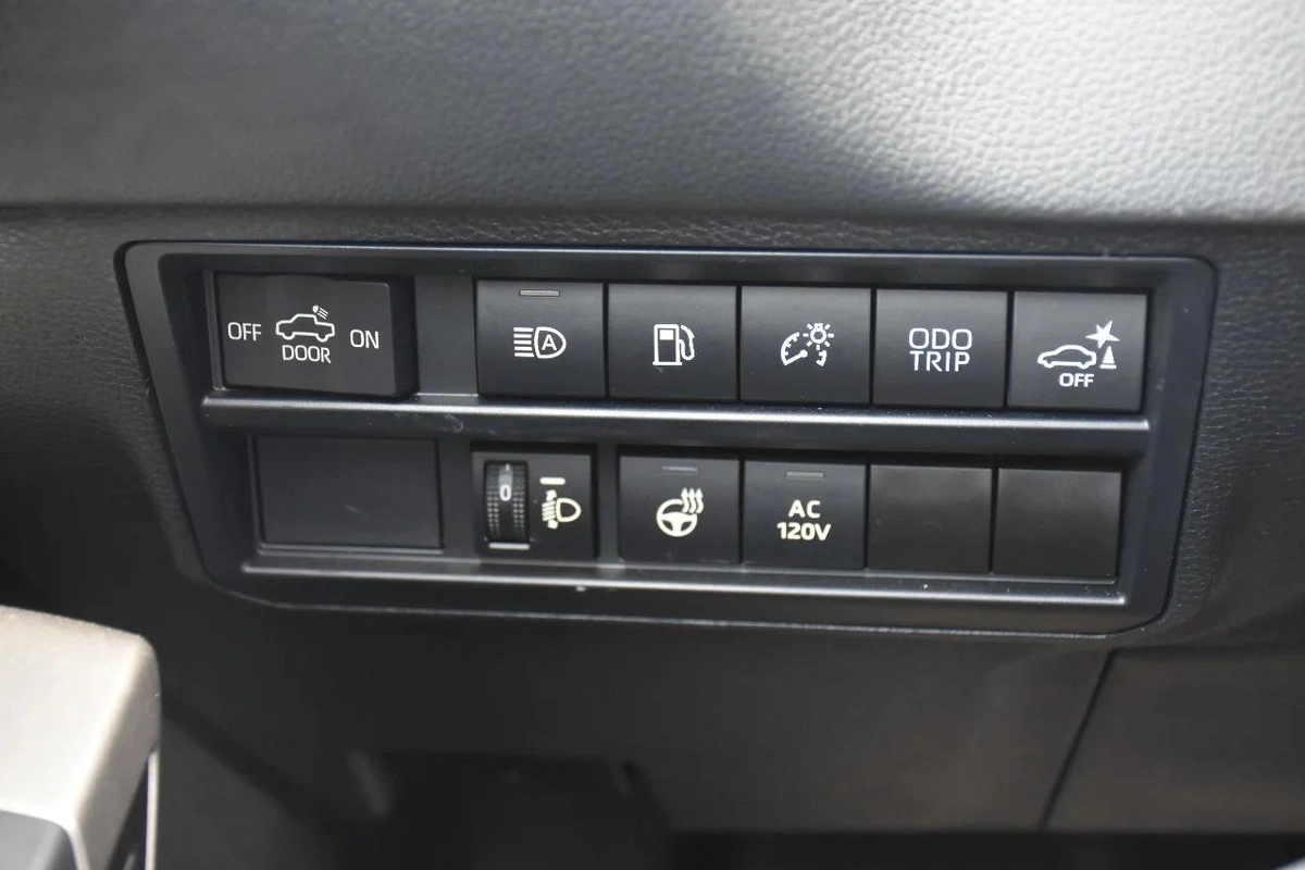TUNDRA LIMITED HYBRID 4WD 2023 | GREY-11-11
