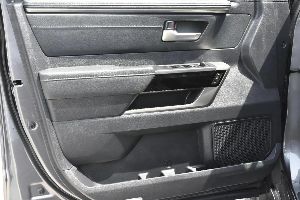 TUNDRA LIMITED HYBRID 4WD 2023 | GREY-8-8