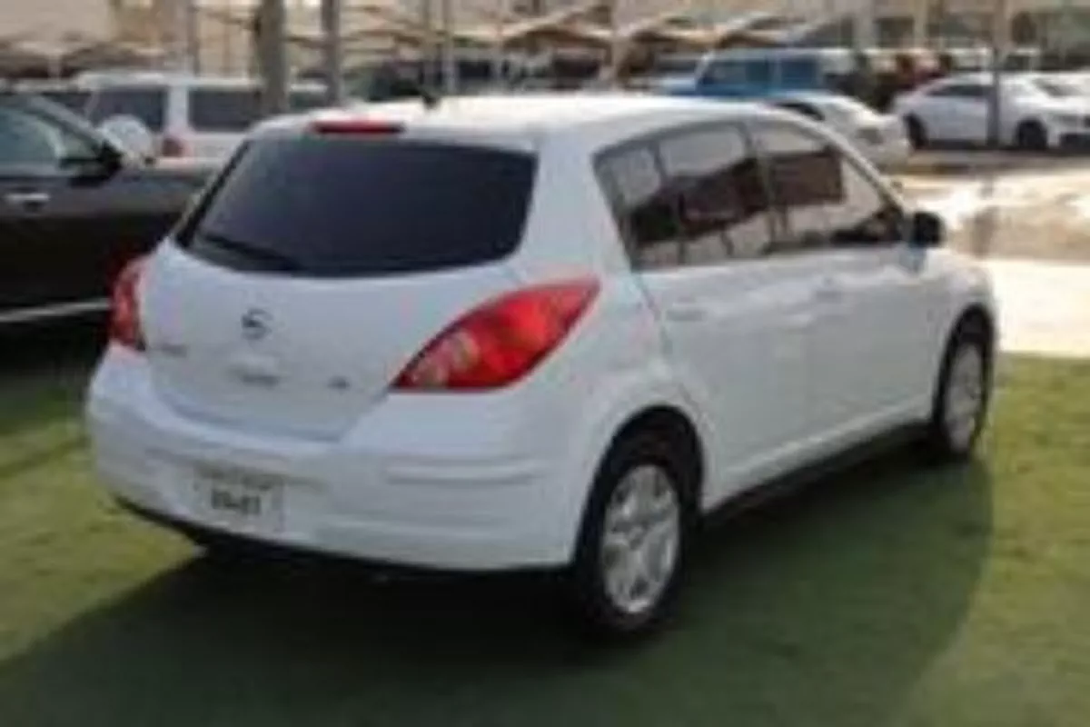 Used Nissan Tiida 1.8 Hatchback 2013-1-1