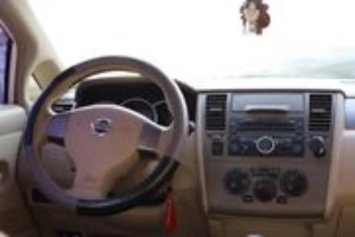 Used Nissan Tiida 1.8 Hatchback 2013-5-5