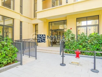 Ready to Move | Spacious Modern | Prime | Location-16