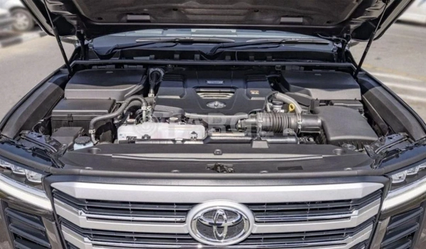 Toyota Land Cruiser  VXR 3.3L DIESEL