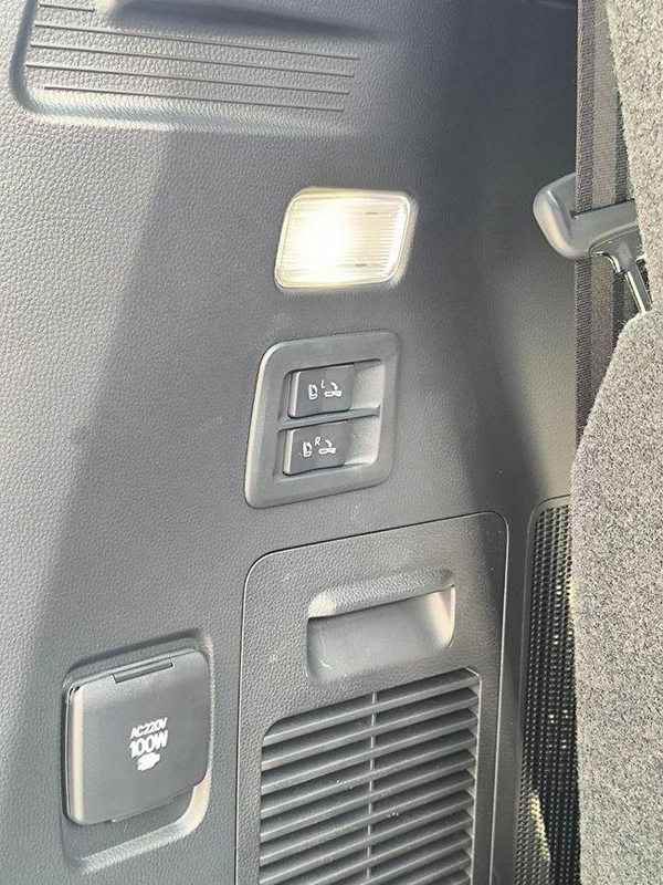 Toyota Land Cruiser  VXR 3.3L DIESEL
