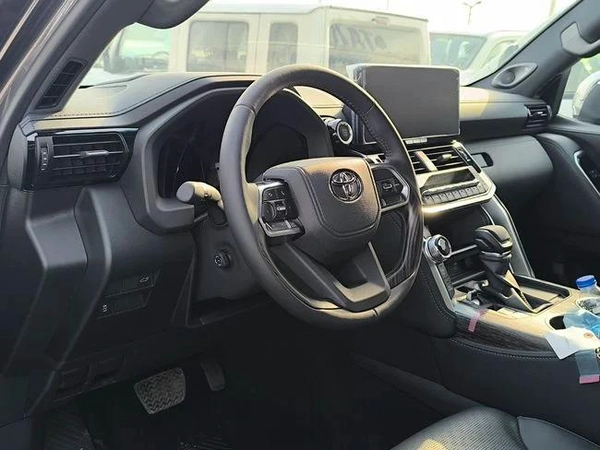 Toyota Land Cruiser  VXR 3.3L DIESEL