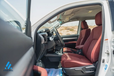 2020 Toyota Hilux SR5 2.7L Petrol Manual 4WD | Double Cab Pickup | GCC Specs-10