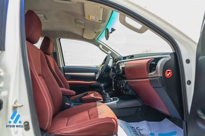 2020 Toyota Hilux SR5 2.7L Petrol Manual 4WD | Double Cab Pickup | GCC Specs-17