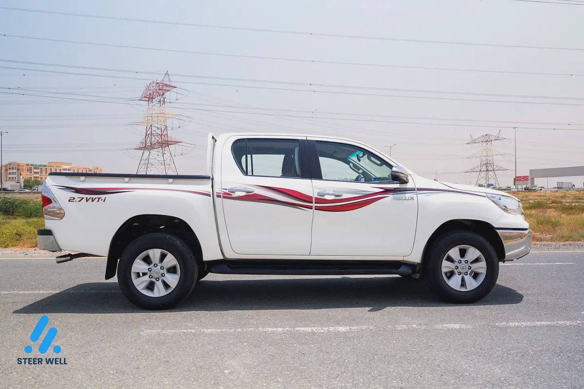 2020 Toyota Hilux SR5 2.7L Petrol Manual 4WD | Double Cab Pickup | GCC Specs-3-3