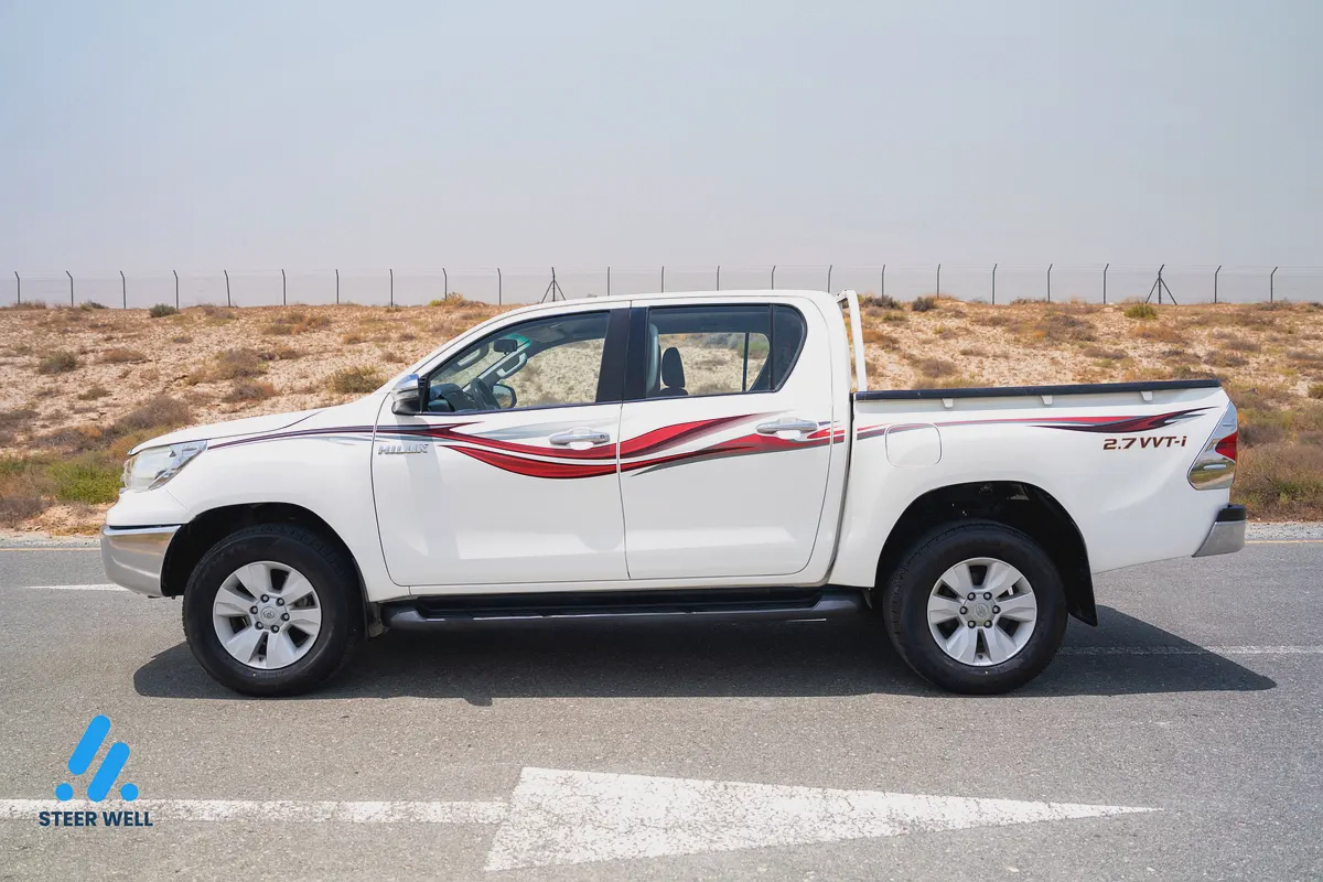 2020 Toyota Hilux SR5 2.7L Petrol Manual 4WD | Double Cab Pickup | GCC Specs-4-4